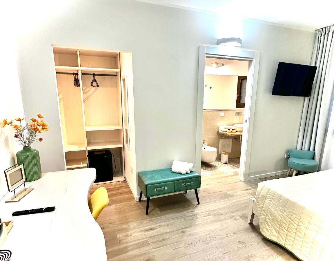 Karasole Hotel San Teodoro  Eksteriør billede