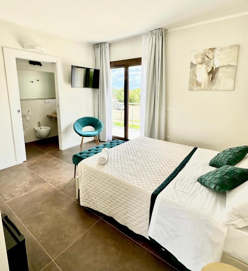 Karasole Hotel San Teodoro  Eksteriør billede