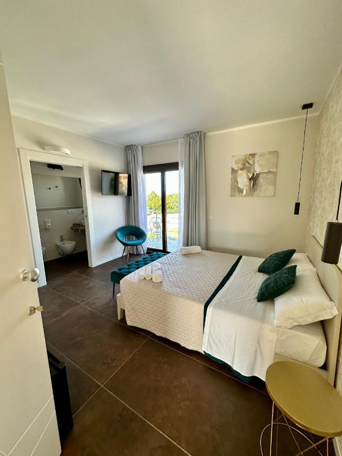 Karasole Hotel San Teodoro  Eksteriør billede